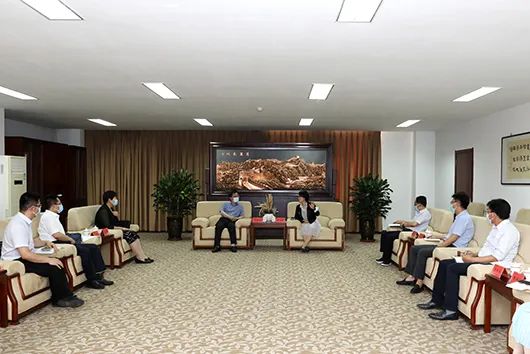 西青区委统战部领导来我校调研