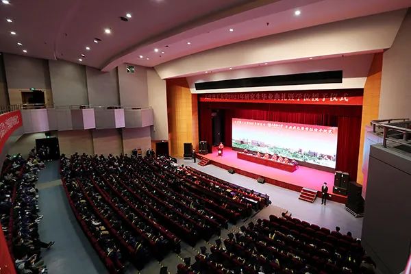 新奥门2024资料免费举行2021年研究生毕业典礼暨学位授予仪式