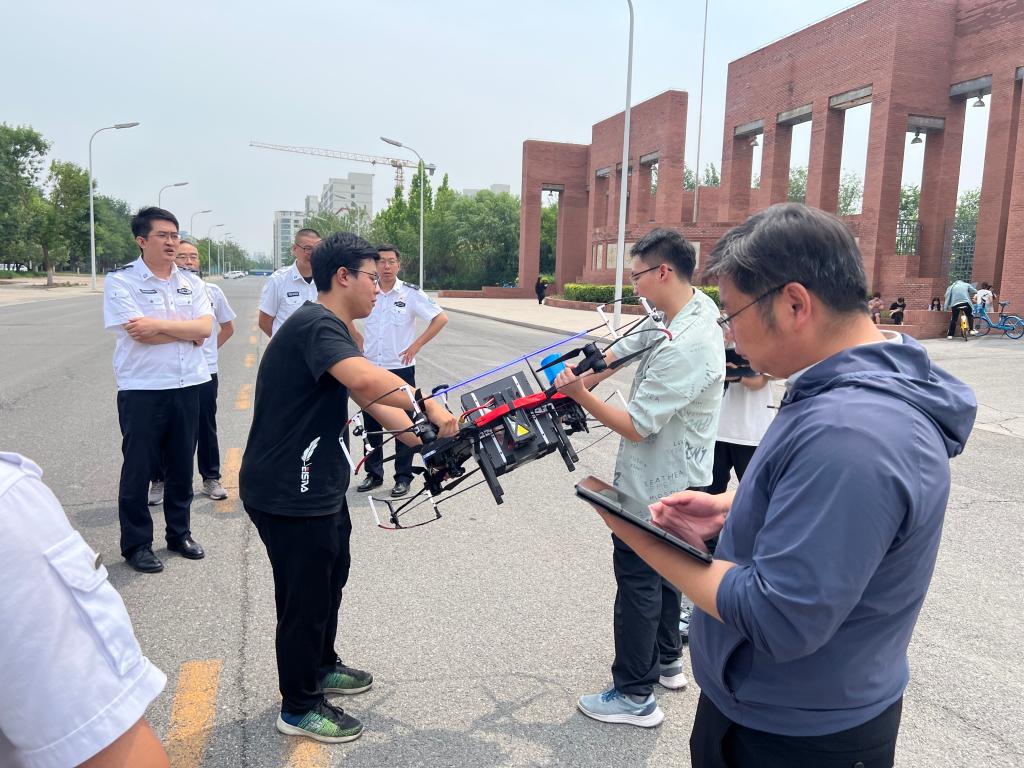 计算机科学与工程学院低空院前急救无人机项目成功试飞​​​​
